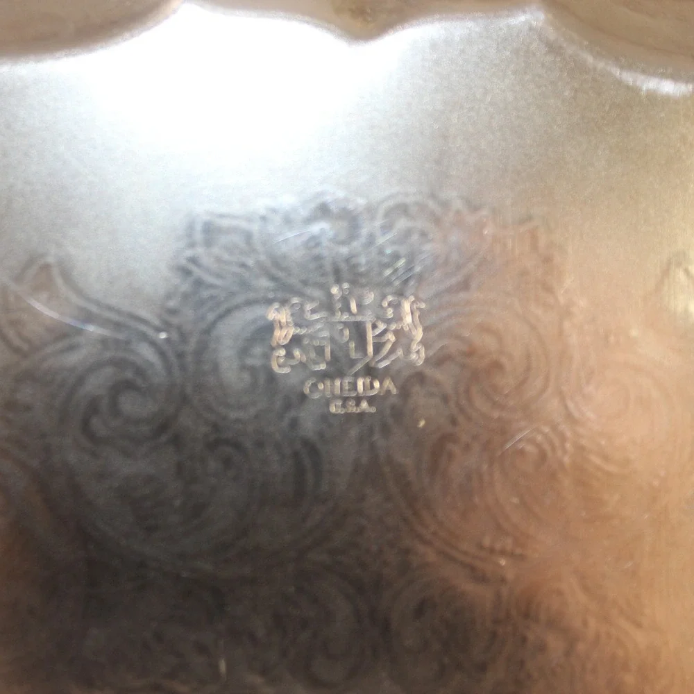 Oneida USA Silverplate Scalloped Round Etched Floral Serving Tray 10 Inch